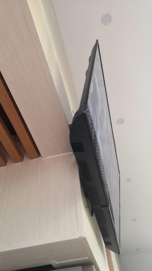 电视屏幕上的标签怎么去掉