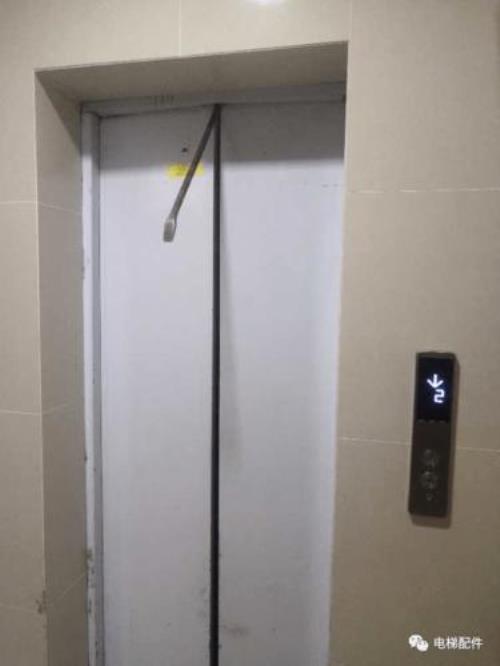 电梯运行时有很响的摩擦声