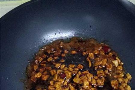 辣子牛肉烩香菇步骤