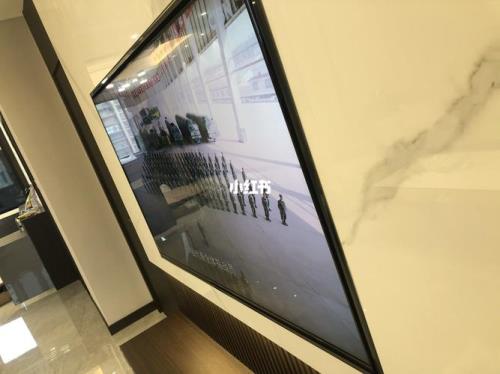 索尼电视墙上缝隙大