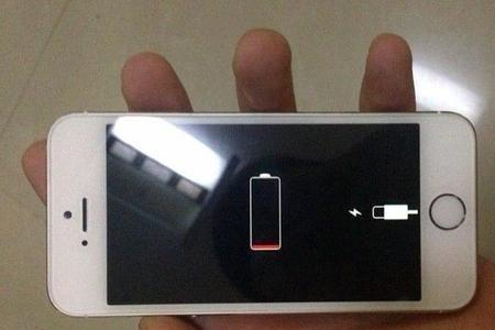苹果新手机什么时候充第一次电