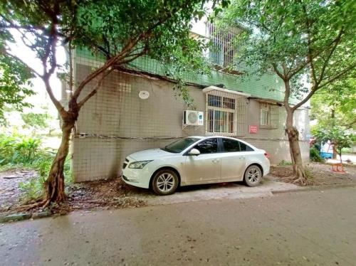 小区乱开窗需要哪个部门同意