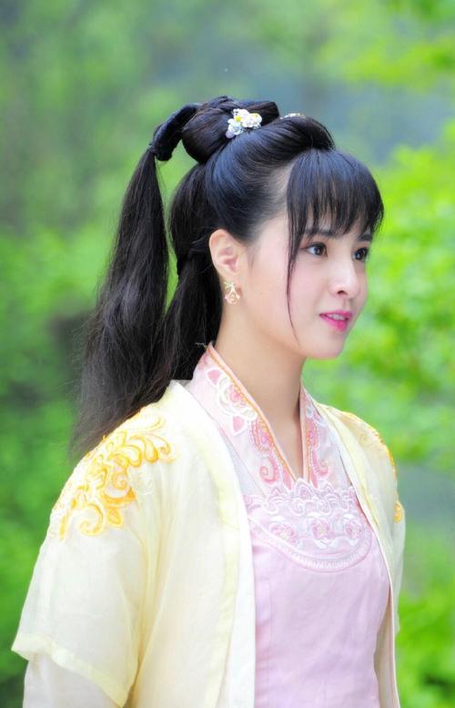 花间提壶方大厨女主真实身份