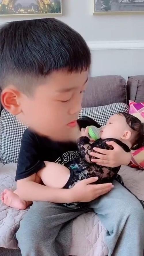 妹妹是哥哥的心头肉原唱