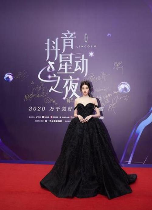 年度走红毯什么意思