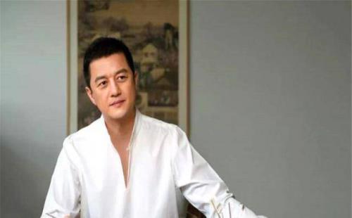 李亚鹏靠什么收入维持生活