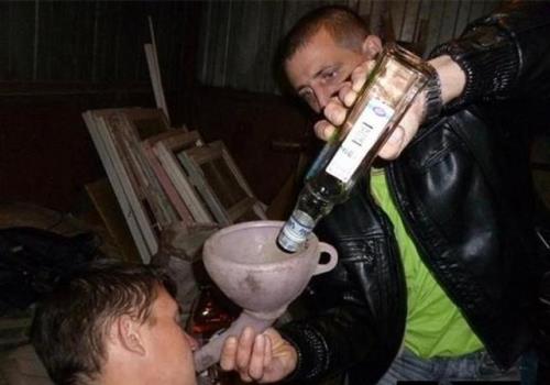 俄罗斯人喝酒前为什么吹口气