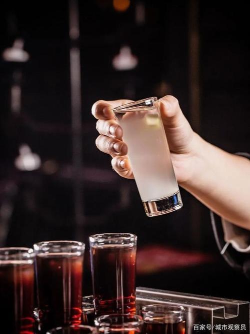 男女之间差一杯酒啥意思