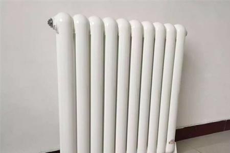 暖气片里面很多水留不完怎么办