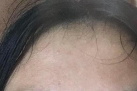 左右眉毛一根特别长