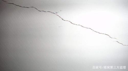 钻孔孔壁裂纹原因