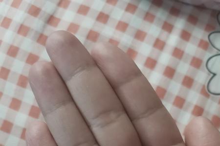 小指过无名指什么意思