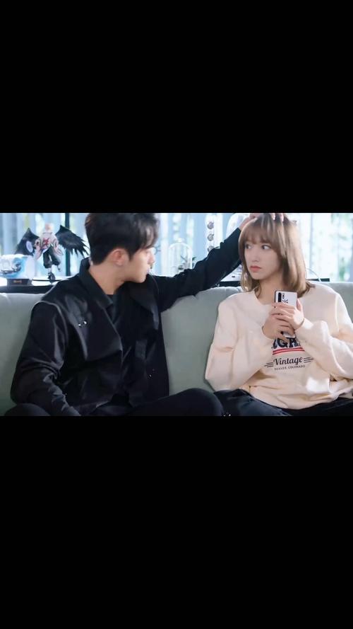 男生拍视频摸头是什么意思