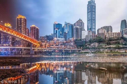 重庆隔壁是成都吗