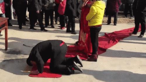 现在结婚还必须磕头吗