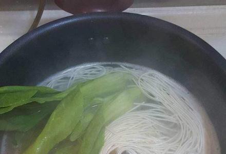 煮面条的水可以每天用来洗头吗