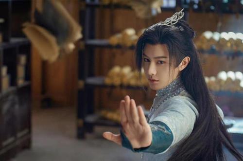 陆离的师傅