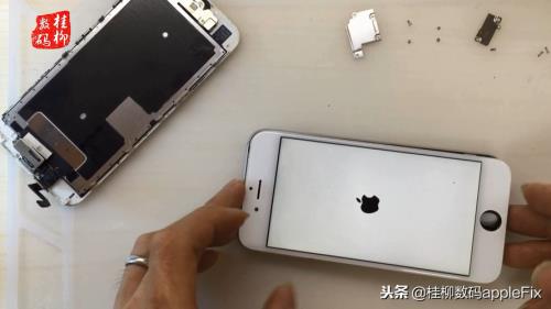iphone屏幕乱跳脱下手机壳又好了