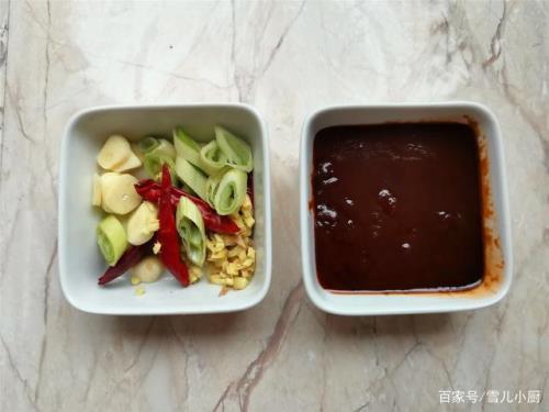 东北大酱腌制大蒜方法