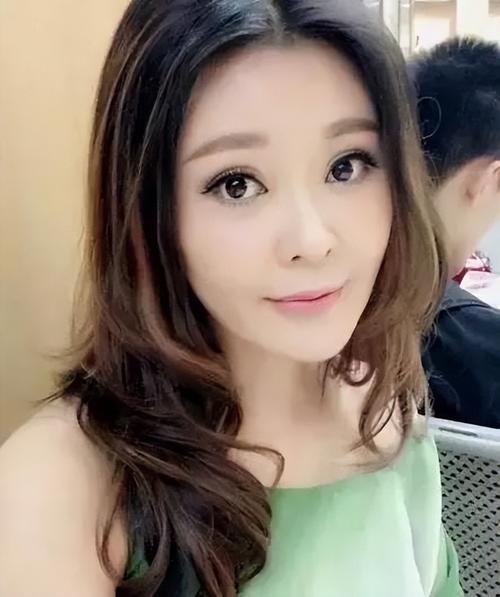 央视十佳主持人