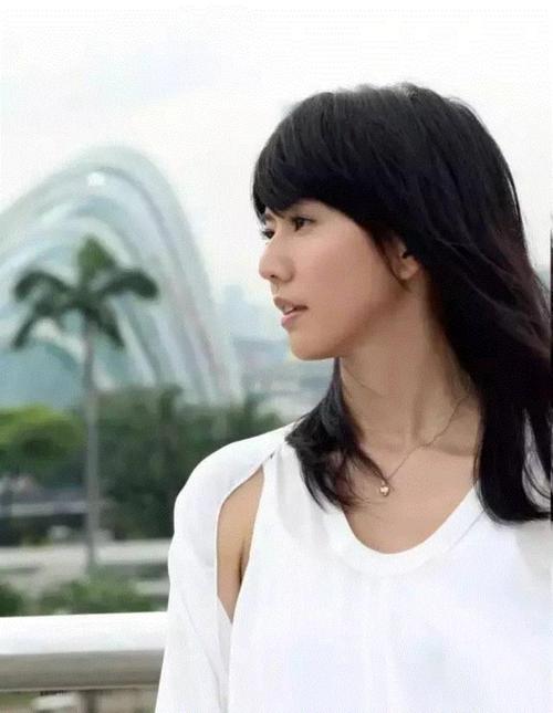 孙燕姿莫文蔚谁更瘦