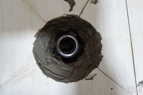 地漏里掉进水泥石子怎么办