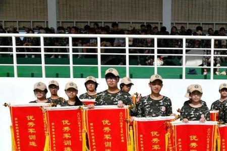军训优秀个人颁奖词简短