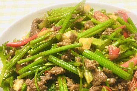 牛肉炒芹菜做法