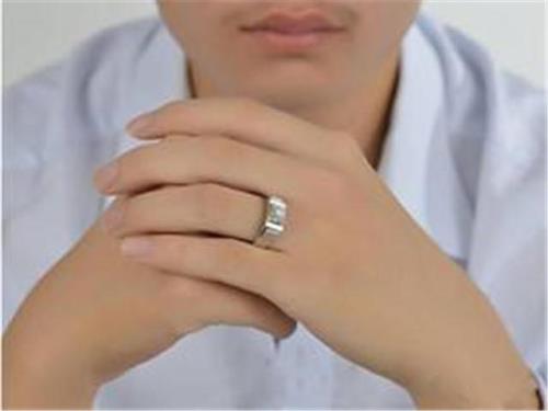 男士结婚戒指带哪个手指