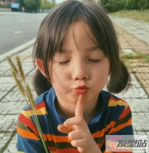 小女孩多大留头发合适