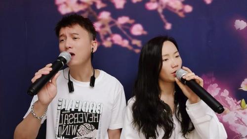 夫妻合唱的最火歌曲