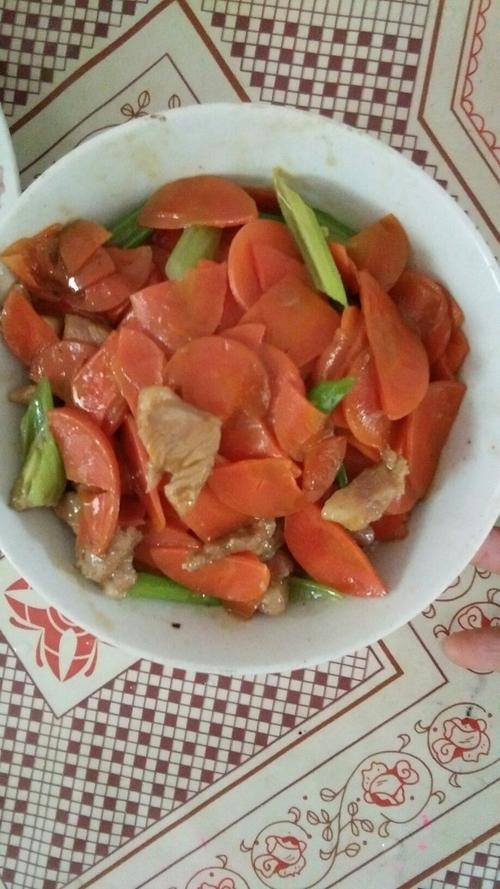 怎样做肉片炒紫萝卜