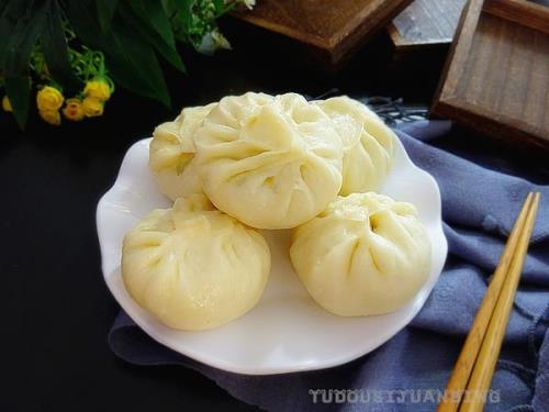 熟肉白菜包子馅加什么菜好吃