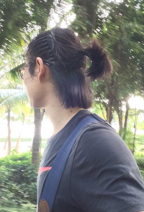 男生扎辫子发型怎么扎