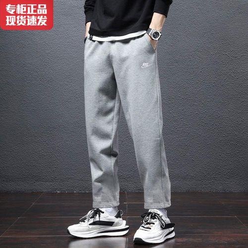 耐克直筒卫裤配什么鞋