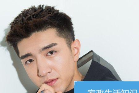 男生两侧头发剪多高