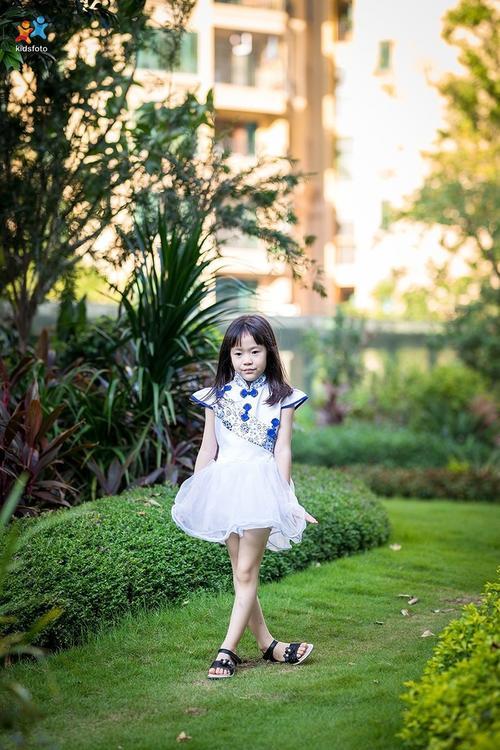 有女生是表面文静内心活泼的