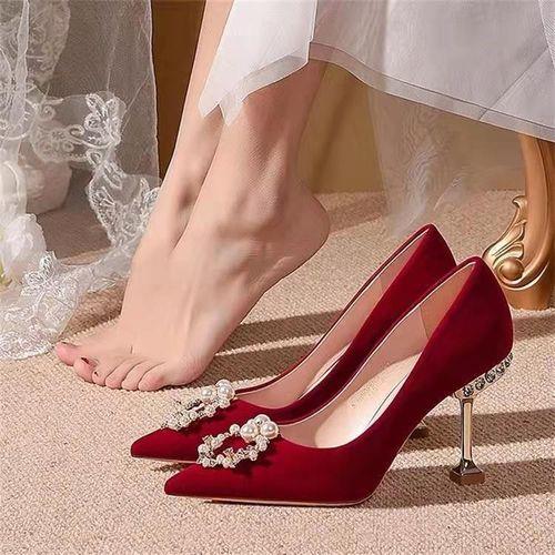 结婚时穿的衣服鞋子可以扔吗