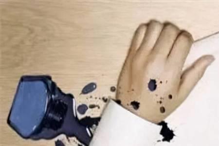 衣服上签名用什么笔