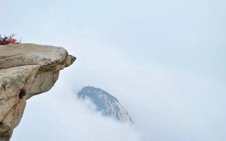 三山重重成一叠是什么生肖