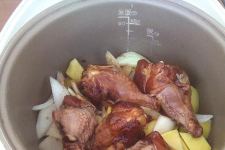电饭煲和炖锅炖汤的区别