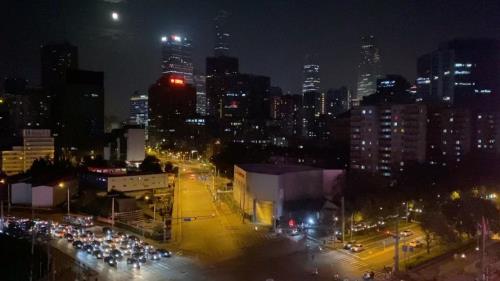形容夏风和夜灯的