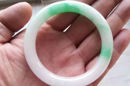 翡翠冰糯种是什么级别