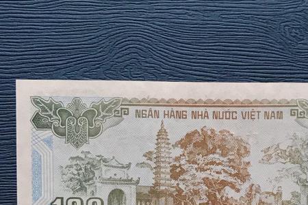 82年的100元相当于现在多少