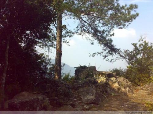他抚上峰峦什么意思