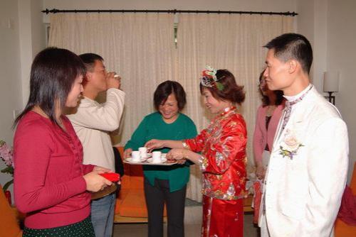 女方送客回来的时候讲话