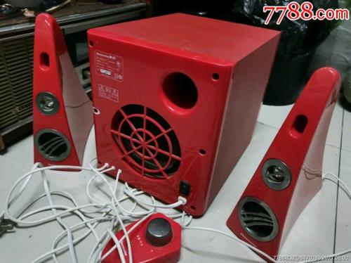 低音炮放楼板楼下能听到吗