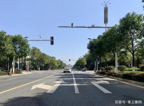 十字路口的摄像头是摄像吗