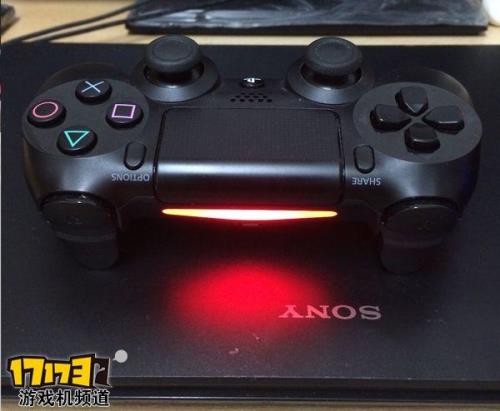 PS4手柄充电灯亮了一会就灭了