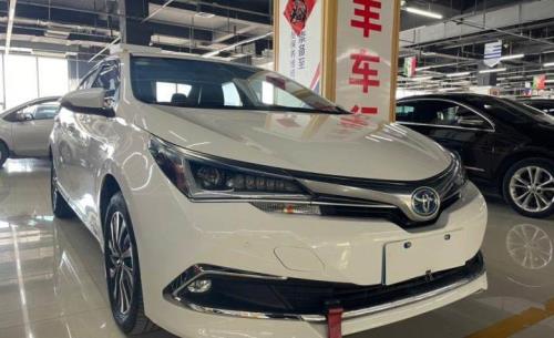 卡罗拉2022款双擎18精英版长宽高